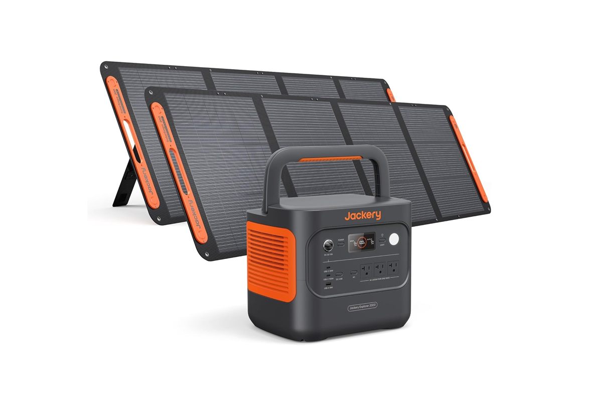 Portable power station for off-grid emergency electricity